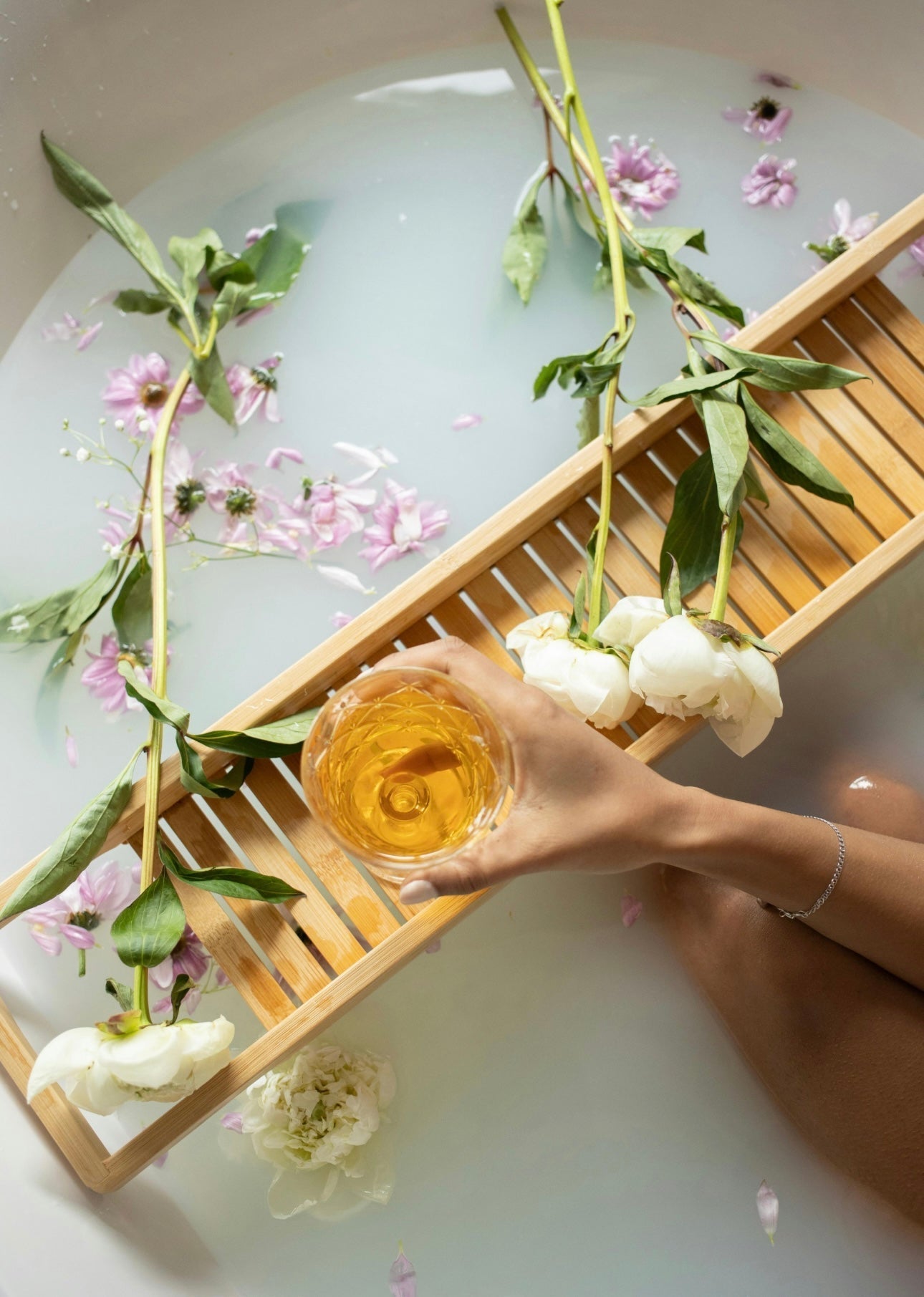 Stell og pleie av negler og hender