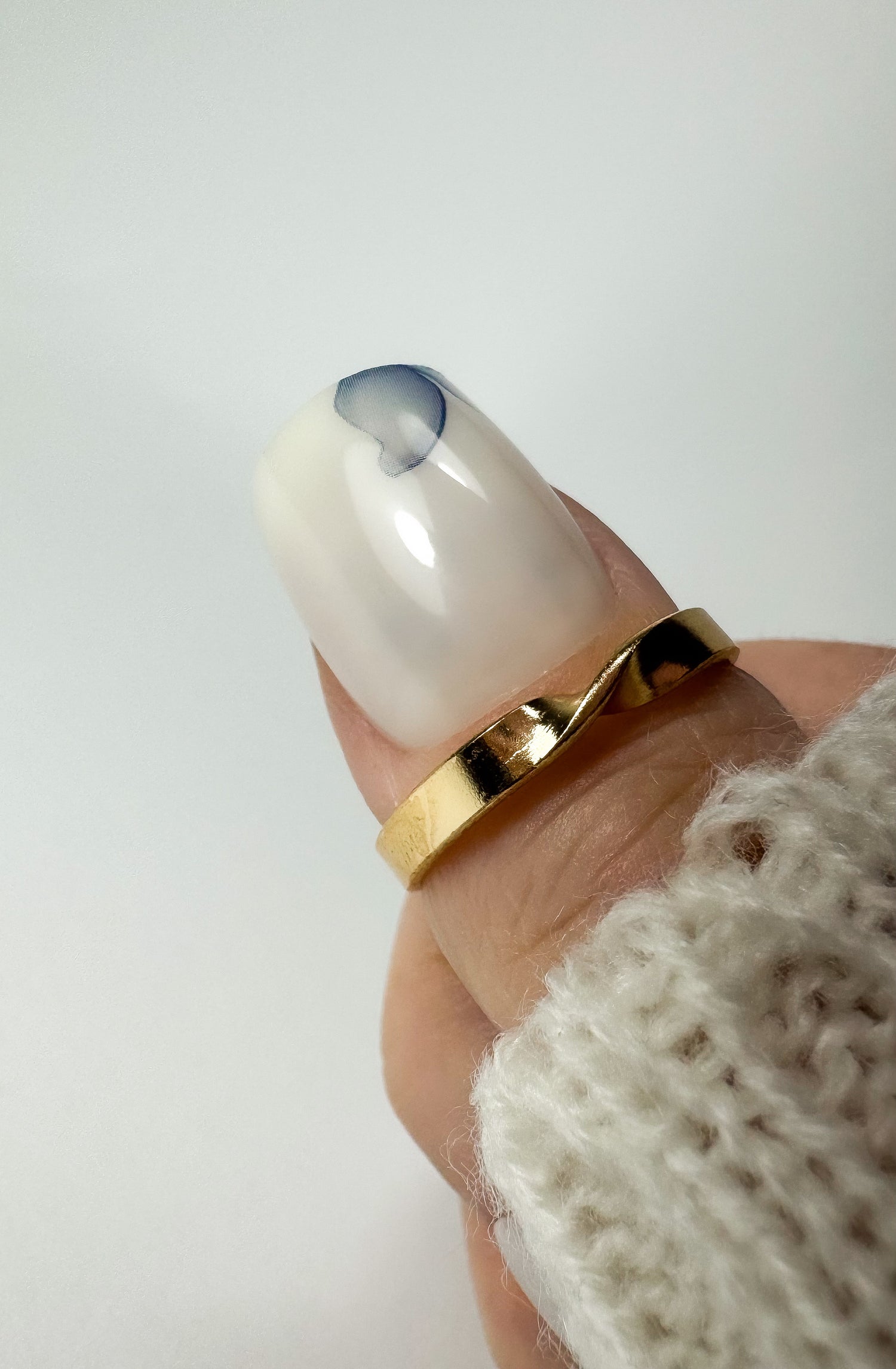 Milky Flower Press on Negler